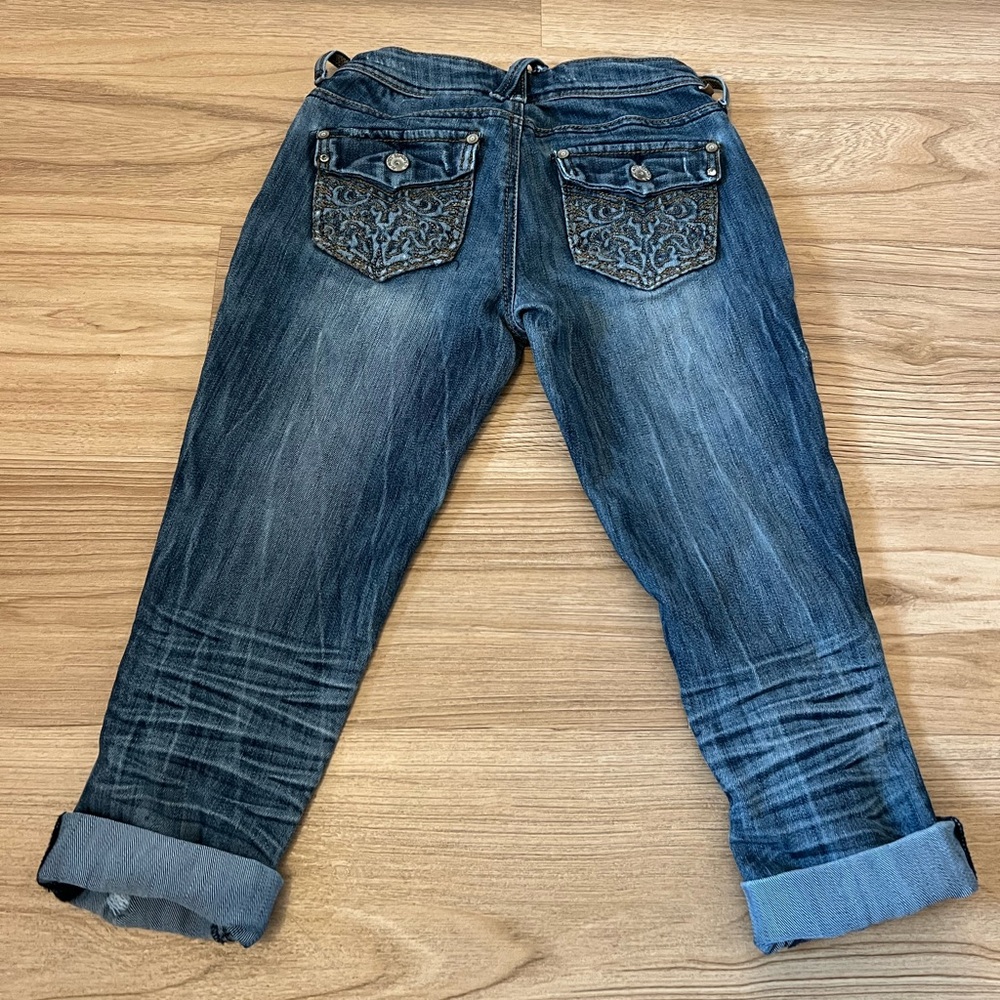 2000s Almost Famous Low-rise Dark Blue Embroidered Back-Pocket Capris